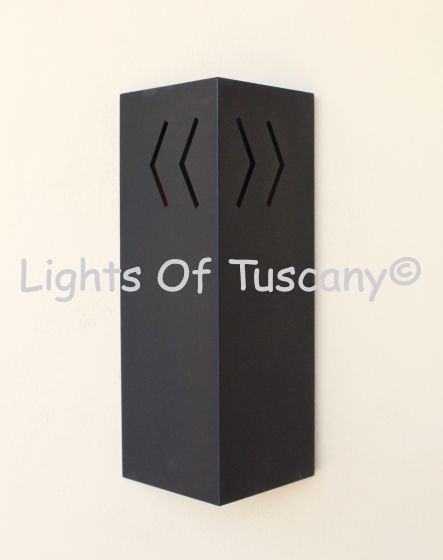 7868-1 Contemporary Outdoor Iron Pocket Light