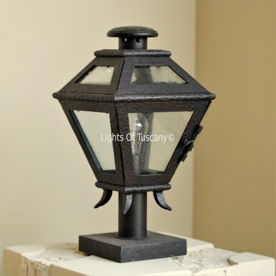 7122-1 Colonial Style Wrought Iron Outdoor Post Lantern Light