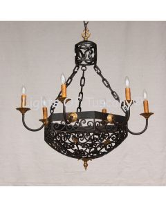 Traditional style chandelier